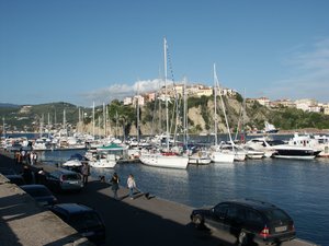 Blick vom Yachthafen nach Agropoli image-16101
