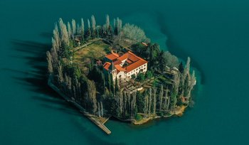 hrvoje_photography-pdRsf77OBoo-unsplash