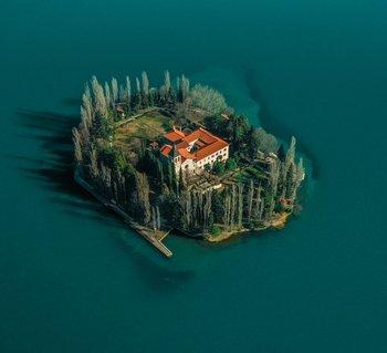 hrvoje_photography-pdRsf77OBoo-unsplash