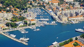 Zadar_Marina_Tankercomerc