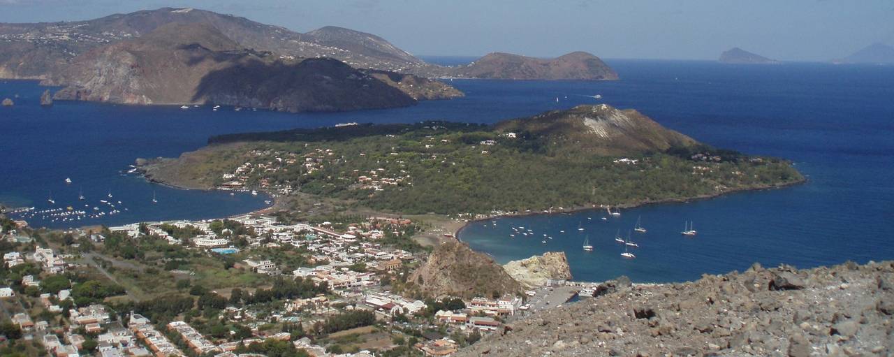 Blick von Vulcano nach Vulcanello