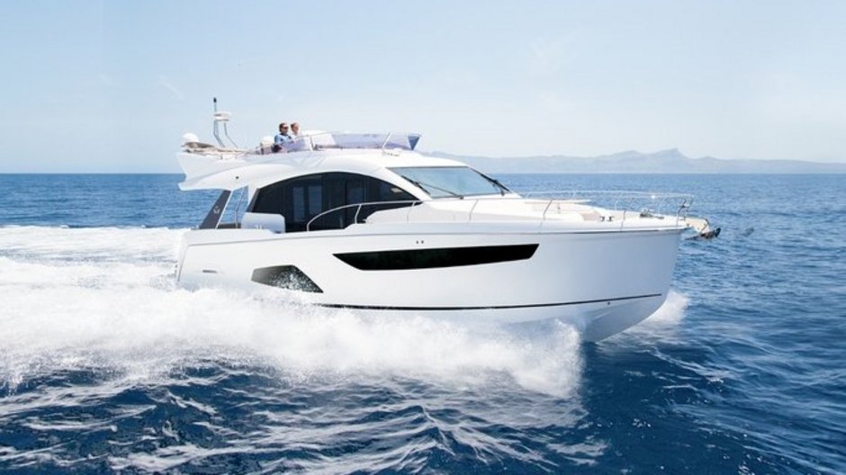 Motoryachten