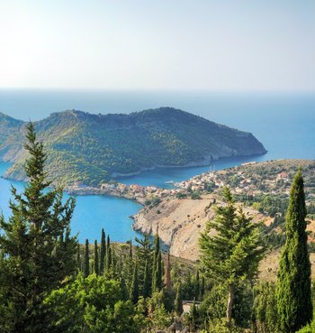 victor-malyushev-QU3mbTvxcsY-unsplash